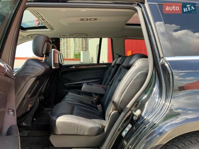 Черный Мерседес ГЛ-класс, объемом двигателя 5.46 л и пробегом 323 тыс. км за 10990 $, фото 8 на Automoto.ua