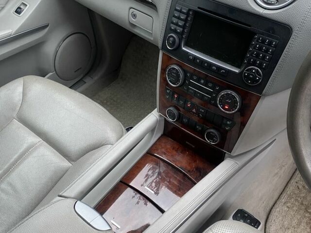 Мерседес ГЛ-класс 2008 в Ровно на Automoto.ua Черный Мерседес ГЛ-класс, объемом двигателя 4 л и пробегом 127 тыс. км за 5700 $, фото 7 на Automoto.ua