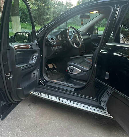 Черный Мерседес ГЛ-класс, объемом двигателя 4.66 л и пробегом 238 тыс. км за 11900 $, фото 5 на Automoto.ua