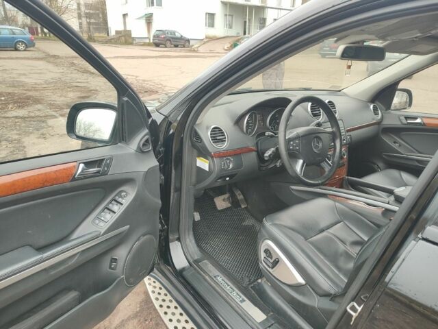 Чорний Мерседес ГЛ-Клас, об'ємом двигуна 4.7 л та пробігом 455 тис. км за 12000 $, фото 14 на Automoto.ua