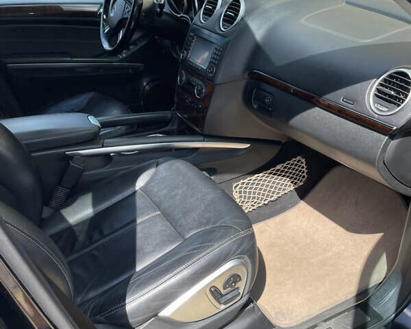 Черный Мерседес ГЛ-класс, объемом двигателя 5.46 л и пробегом 350 тыс. км за 10450 $, фото 7 на Automoto.ua