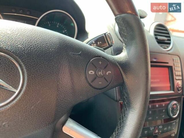 Черный Мерседес ГЛ-класс, объемом двигателя 5.46 л и пробегом 323 тыс. км за 10990 $, фото 21 на Automoto.ua