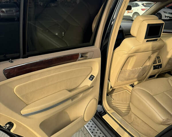 Чорний Мерседес ГЛ-Клас, об'ємом двигуна 5.46 л та пробігом 286 тис. км за 10600 $, фото 11 на Automoto.ua