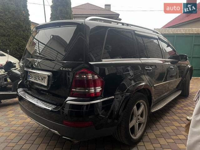 Черный Мерседес ГЛ-класс, объемом двигателя 5.46 л и пробегом 255 тыс. км за 10999 $, фото 4 на Automoto.ua