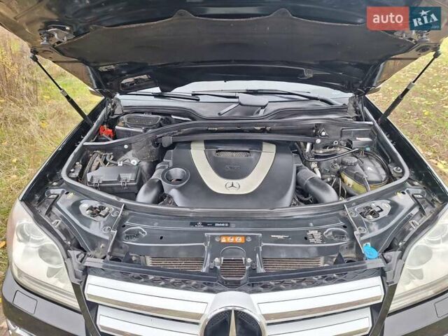 Мерседес ГЛ-класс 2008 в Броварах на Automoto.ua Черный Мерседес ГЛ-класс, объемом двигателя 4.66 л и пробегом 260 тыс. км за 10500 $, фото 8 на Automoto.ua
