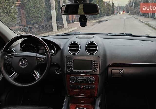 Чорний Мерседес ГЛ-Клас, об'ємом двигуна 4.66 л та пробігом 318 тис. км за 8900 $, фото 22 на Automoto.ua