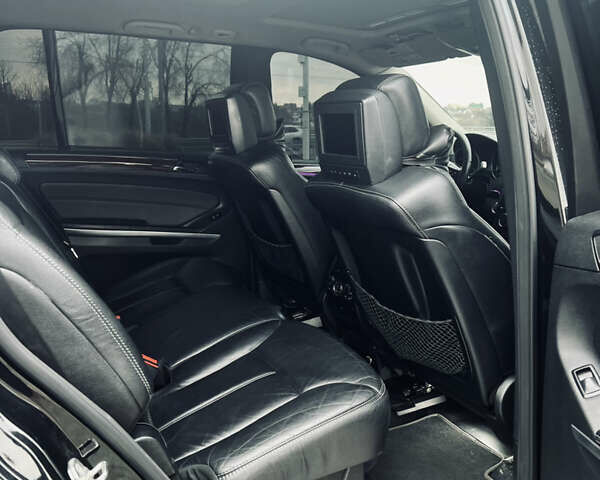 Чорний Мерседес ГЛ-Клас, об'ємом двигуна 5.46 л та пробігом 240 тис. км за 14999 $, фото 12 на Automoto.ua