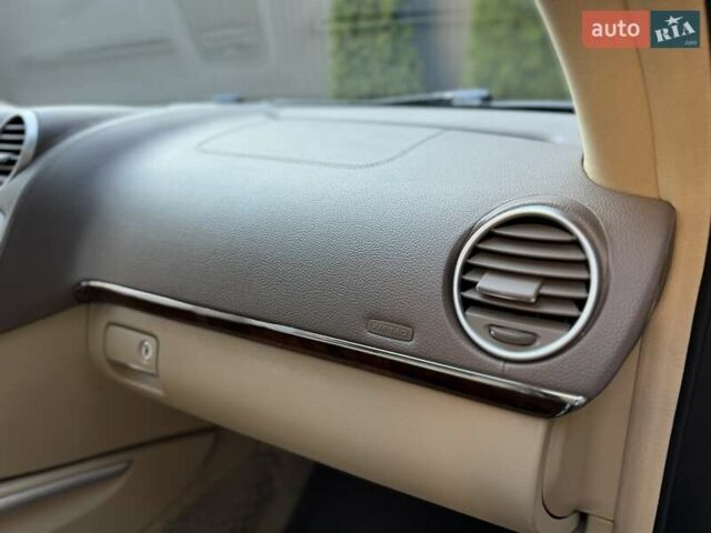 Черный Мерседес ГЛ-класс, объемом двигателя 5.46 л и пробегом 227 тыс. км за 10000 $, фото 61 на Automoto.ua