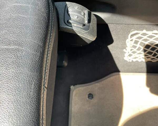 Черный Мерседес ГЛ-класс, объемом двигателя 5.46 л и пробегом 350 тыс. км за 10450 $, фото 9 на Automoto.ua