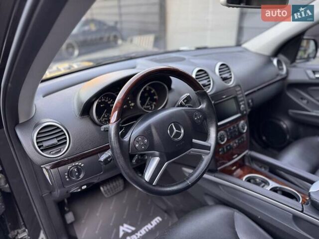 Мерседес ГЛ-Клас 2008 у Одесі на Automoto.ua Чорний Мерседес ГЛ-Клас, об'ємом двигуна 5.46 л та пробігом 193 тис. км за 14900 $, фото 16 на Automoto.ua
