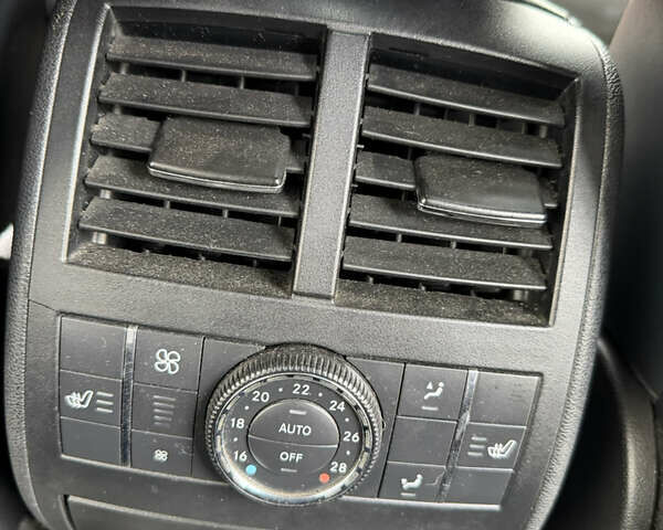 Чорний Мерседес ГЛ-Клас, об'ємом двигуна 4 л та пробігом 320 тис. км за 14999 $, фото 14 на Automoto.ua