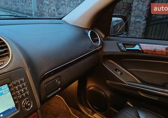 Чорний Мерседес ГЛ-Клас, об'ємом двигуна 4.66 л та пробігом 318 тис. км за 8900 $, фото 13 на Automoto.ua