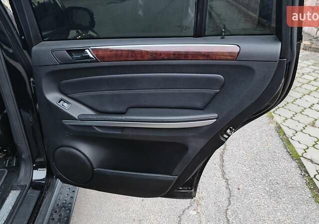 Чорний Мерседес ГЛ-Клас, об'ємом двигуна 4.66 л та пробігом 318 тис. км за 8900 $, фото 24 на Automoto.ua