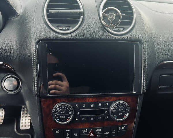 Чорний Мерседес ГЛ-Клас, об'ємом двигуна 5.46 л та пробігом 240 тис. км за 14999 $, фото 11 на Automoto.ua