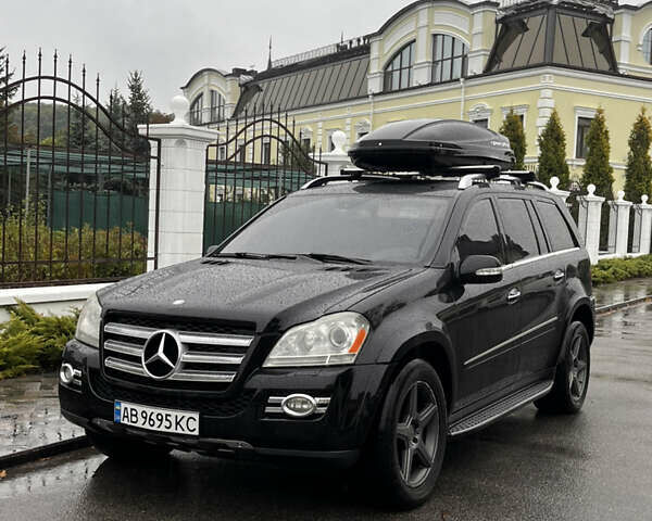 Черный Мерседес ГЛ-класс, объемом двигателя 5.5 л и пробегом 300 тыс. км за 9600 $, фото 1 на Automoto.ua
