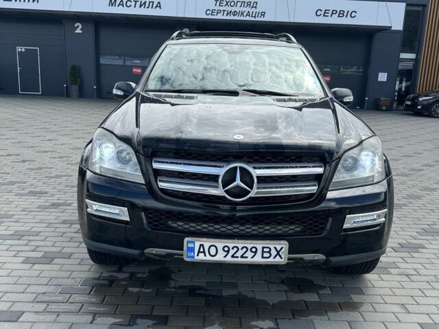 Черный Мерседес ГЛ-класс, объемом двигателя 0 л и пробегом 285 тыс. км за 14700 $, фото 2 на Automoto.ua