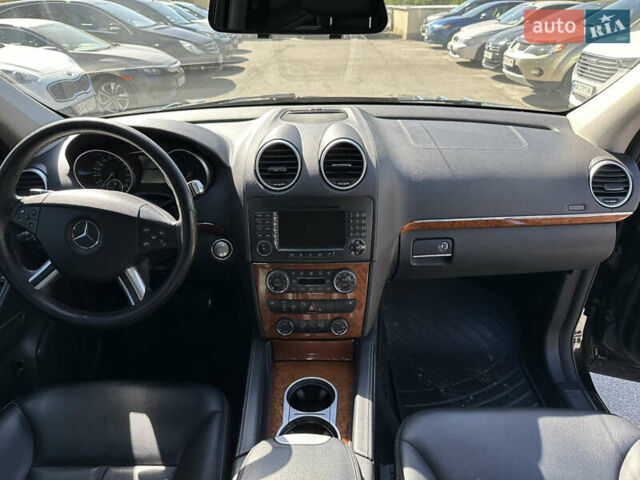 Черный Мерседес ГЛ-класс, объемом двигателя 4.66 л и пробегом 249 тыс. км за 12499 $, фото 19 на Automoto.ua