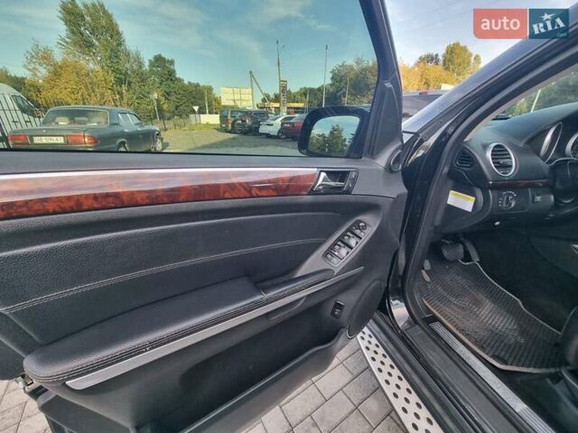 Черный Мерседес ГЛ-класс, объемом двигателя 5.5 л и пробегом 250 тыс. км за 10500 $, фото 12 на Automoto.ua