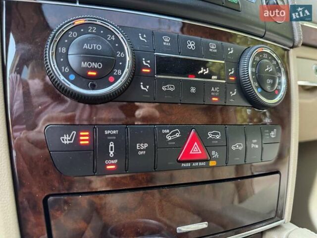 Черный Мерседес ГЛ-класс, объемом двигателя 5.46 л и пробегом 227 тыс. км за 10000 $, фото 40 на Automoto.ua