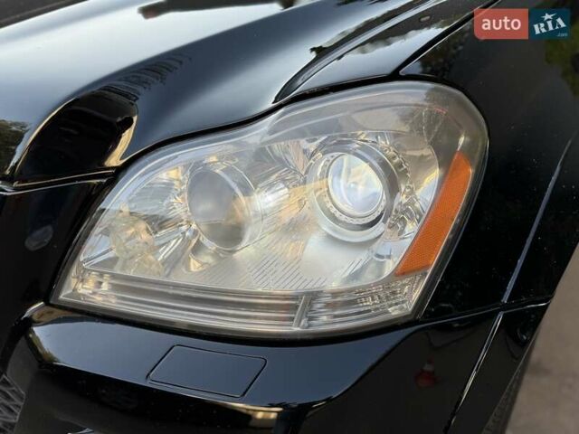 Черный Мерседес ГЛ-класс, объемом двигателя 5.46 л и пробегом 227 тыс. км за 10000 $, фото 8 на Automoto.ua