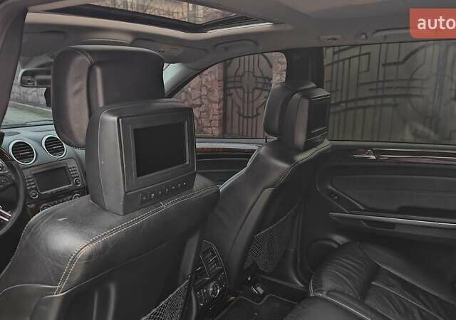 Чорний Мерседес ГЛ-Клас, об'ємом двигуна 4.66 л та пробігом 318 тис. км за 8900 $, фото 20 на Automoto.ua