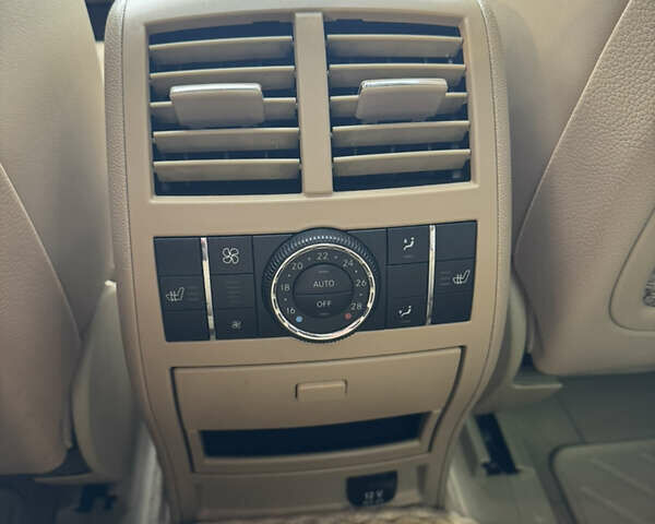 Чорний Мерседес ГЛ-Клас, об'ємом двигуна 5.46 л та пробігом 286 тис. км за 10600 $, фото 13 на Automoto.ua