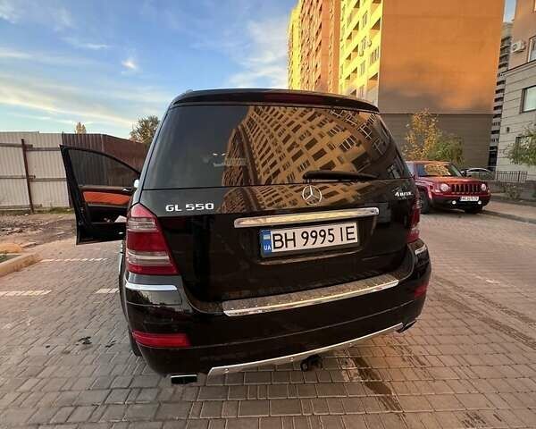 Черный Мерседес ГЛ-класс, объемом двигателя 5.5 л и пробегом 350 тыс. км за 21000 $, фото 1 на Automoto.ua