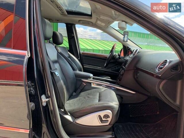 Черный Мерседес ГЛ-класс, объемом двигателя 5.46 л и пробегом 323 тыс. км за 10990 $, фото 11 на Automoto.ua