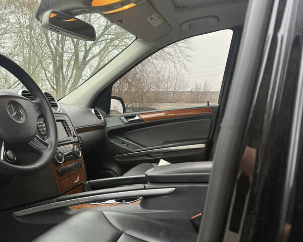 Чорний Мерседес ГЛ-Клас, об'ємом двигуна 4.7 л та пробігом 291 тис. км за 9600 $, фото 17 на Automoto.ua