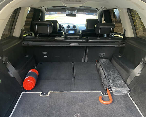 Черный Мерседес ГЛ-класс, объемом двигателя 5.46 л и пробегом 127 тыс. км за 16000 $, фото 13 на Automoto.ua