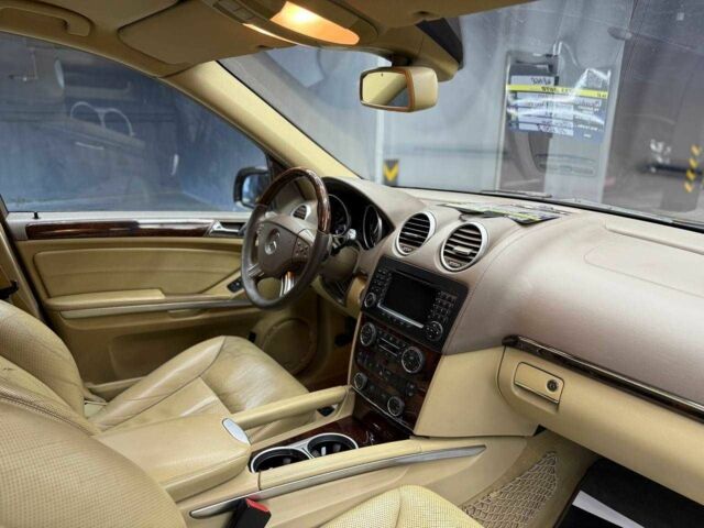 Черный Мерседес ГЛ-класс, объемом двигателя 4.7 л и пробегом 400 тыс. км за 10800 $, фото 9 на Automoto.ua