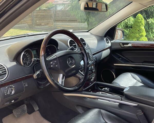 Черный Мерседес ГЛ-класс, объемом двигателя 5.46 л и пробегом 350 тыс. км за 10450 $, фото 5 на Automoto.ua