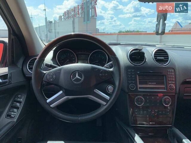 Чорний Мерседес ГЛ-Клас, об'ємом двигуна 5.46 л та пробігом 323 тис. км за 9690 $, фото 13 на Automoto.ua