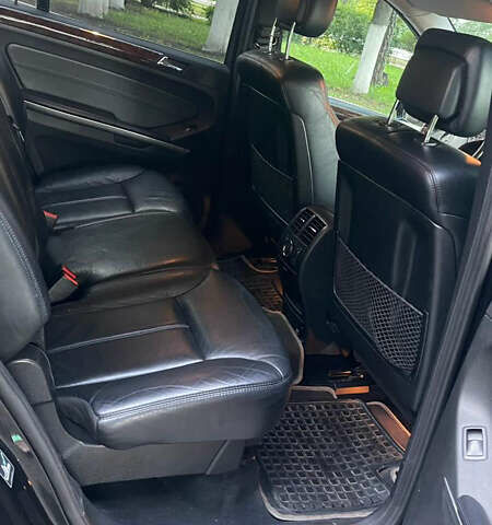 Черный Мерседес ГЛ-класс, объемом двигателя 4.66 л и пробегом 238 тыс. км за 11900 $, фото 9 на Automoto.ua