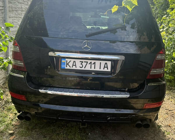 Черный Мерседес ГЛ-класс, объемом двигателя 5.5 л и пробегом 260 тыс. км за 11000 $, фото 1 на Automoto.ua
