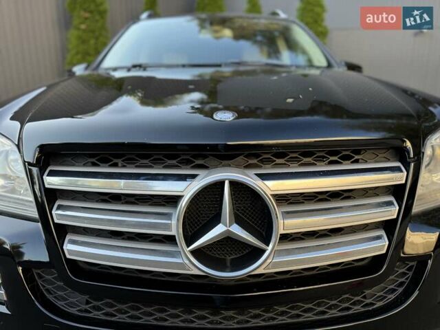 Черный Мерседес ГЛ-класс, объемом двигателя 5.46 л и пробегом 227 тыс. км за 10000 $, фото 9 на Automoto.ua