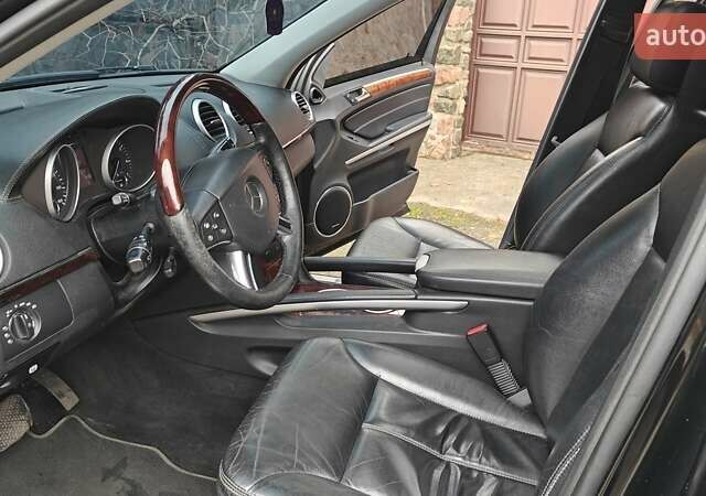 Чорний Мерседес ГЛ-Клас, об'ємом двигуна 4.66 л та пробігом 318 тис. км за 8900 $, фото 14 на Automoto.ua