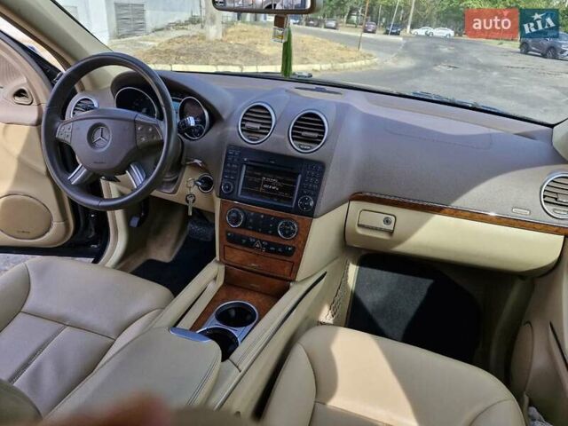 Мерседес ГЛ-класс 2008 в Николаеве на Automoto.ua Черный Мерседес ГЛ-класс, объемом двигателя 2.99 л и пробегом 360 тыс. км за 12999 $, фото 31 на Automoto.ua