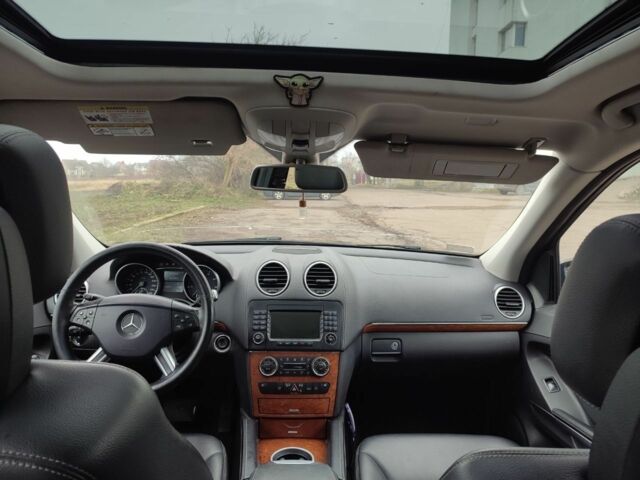 Чорний Мерседес ГЛ-Клас, об'ємом двигуна 4.7 л та пробігом 455 тис. км за 12000 $, фото 2 на Automoto.ua