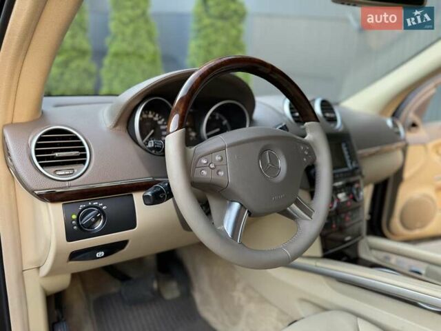 Черный Мерседес ГЛ-класс, объемом двигателя 5.46 л и пробегом 227 тыс. км за 10000 $, фото 35 на Automoto.ua