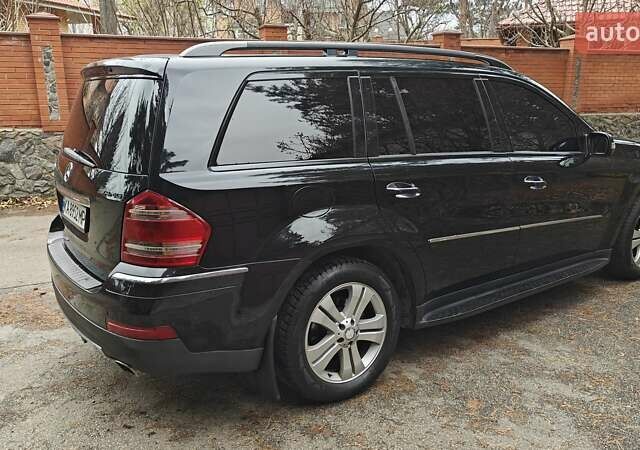 Чорний Мерседес ГЛ-Клас, об'ємом двигуна 4.66 л та пробігом 318 тис. км за 8900 $, фото 10 на Automoto.ua