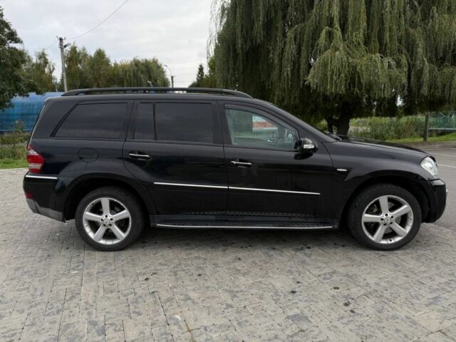 Мерседес ГЛ-класс 2008 в Ровно на Automoto.ua Черный Мерседес ГЛ-класс, объемом двигателя 4 л и пробегом 127 тыс. км за 5700 $, фото 4 на Automoto.ua