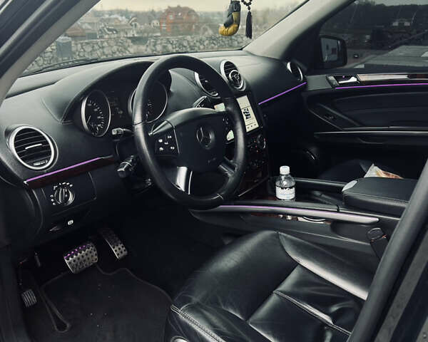 Чорний Мерседес ГЛ-Клас, об'ємом двигуна 5.46 л та пробігом 240 тис. км за 14999 $, фото 7 на Automoto.ua