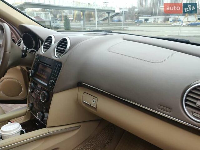 Черный Мерседес ГЛ-класс, объемом двигателя 5.46 л и пробегом 387 тыс. км за 13300 $, фото 4 на Automoto.ua