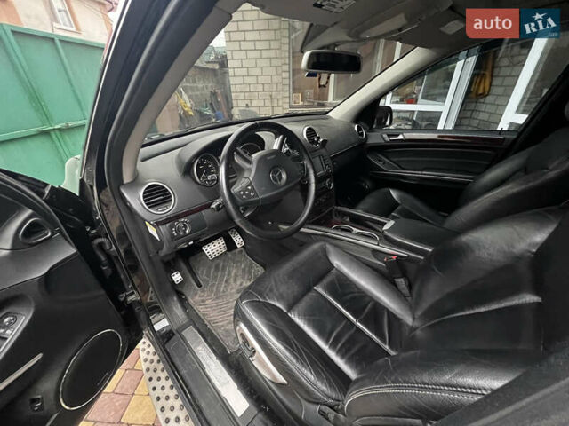 Черный Мерседес ГЛ-класс, объемом двигателя 5.46 л и пробегом 255 тыс. км за 10999 $, фото 8 на Automoto.ua