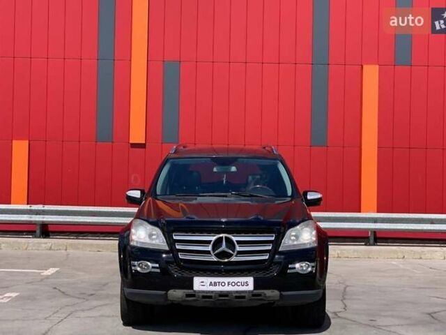 Черный Мерседес ГЛ-класс, объемом двигателя 5.46 л и пробегом 323 тыс. км за 10990 $, фото 1 на Automoto.ua