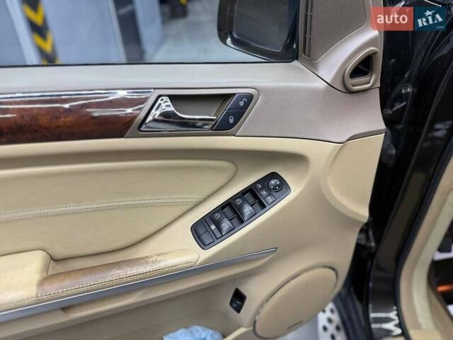 Мерседес ГЛ-класс 2008 в Черновцах на Automoto.ua Черный Мерседес ГЛ-класс, объемом двигателя 4.66 л и пробегом 400 тыс. км за 10800 $, фото 23 на Automoto.ua