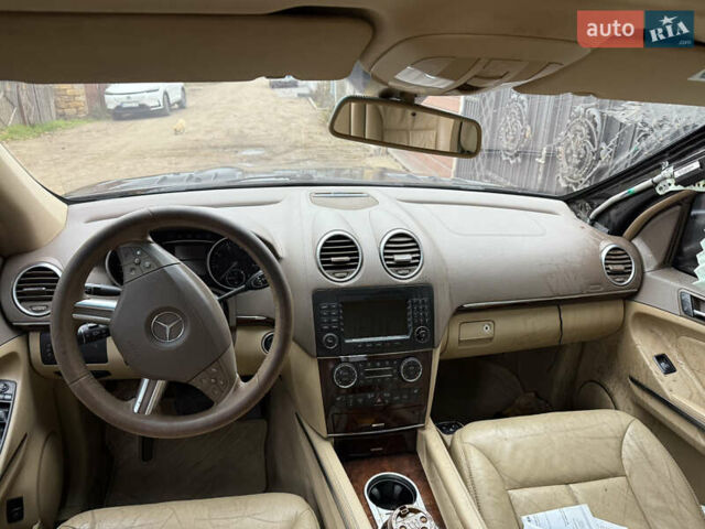 Черный Мерседес ГЛ-класс, объемом двигателя 5.46 л и пробегом 240 тыс. км за 6500 $, фото 14 на Automoto.ua