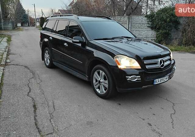 Чорний Мерседес ГЛ-Клас, об'ємом двигуна 4.66 л та пробігом 318 тис. км за 8900 $, фото 2 на Automoto.ua