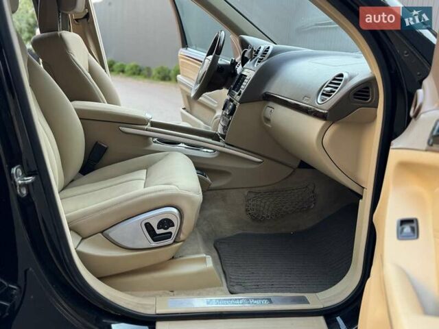 Черный Мерседес ГЛ-класс, объемом двигателя 5.46 л и пробегом 227 тыс. км за 10000 $, фото 56 на Automoto.ua